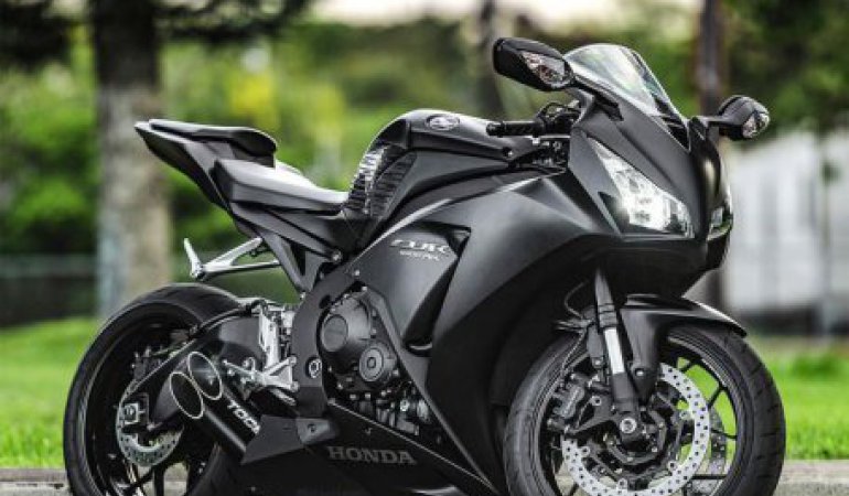 Honda CBR 1000Cc